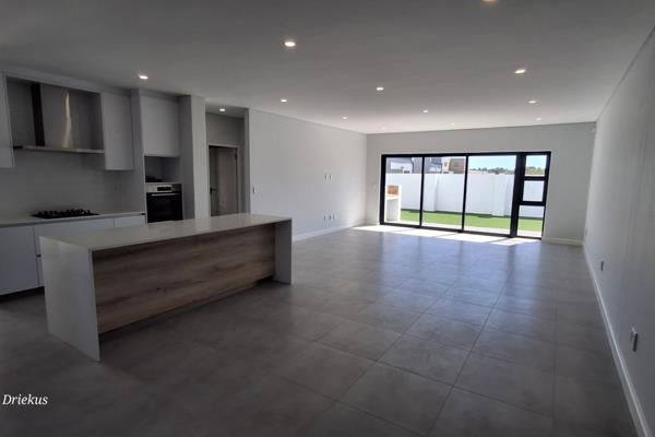 This brand new home situated in the new phase of popular Sandown Lifestyle Estate ...