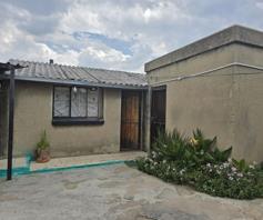 House for sale in Diepkloof Zone 5