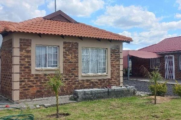 A brilliant bright property on a generous yard in Seraleng is up for sale .A well taken care of home in and outside gives you a decent ...