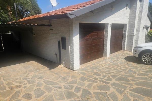 For Sale: Spacious 4-Bedroom Family Home in Cresta!

This stunning property offers the ...