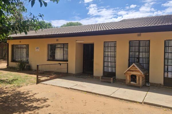 Charming Three bedroom property  in Virginia Central
Priced at R630,000

Looking for a property with potential to make your own? ...