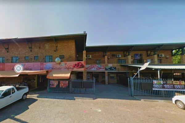 1427 m2 Prime Property in the busy area of Rustenburg Central Business area.  
This is a Double Storey Building that offers 10 Flats ...