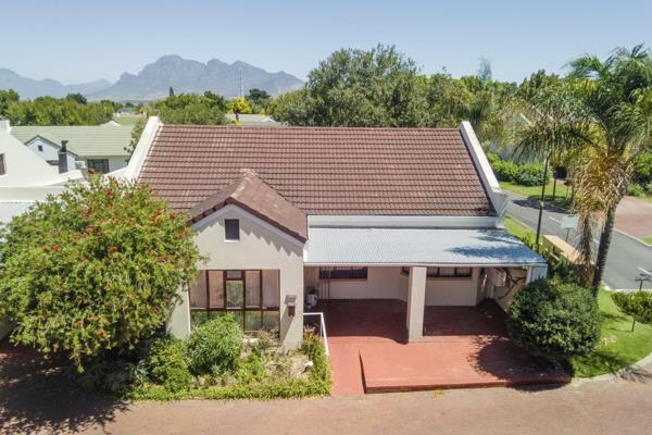 This home, located in the sought-after De Oude Renbaan Retirement Lifestyle Estate, is a ...