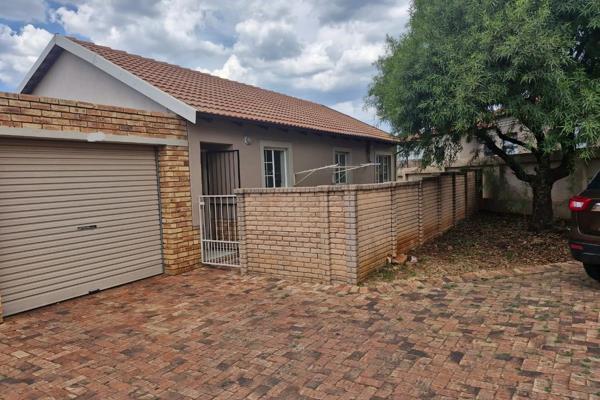 Situated next to Akasia Clinic, Wonder park Mall, with easy access to R80 and N4 highways, schools, creches, and bus routes, in a ...