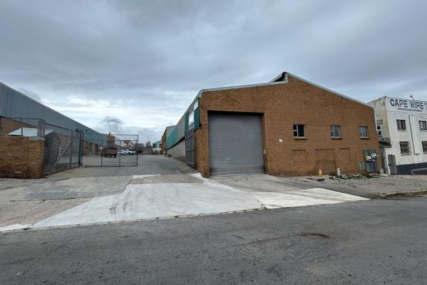 We are pleased to present a prime warehouse for lease in the sought-after industrial hub ...