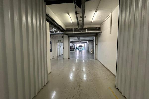 This versatile 625m2 warehouse in KwaKhangela offers an ideal blend of office and industrial space, making it perfect for logistics ...