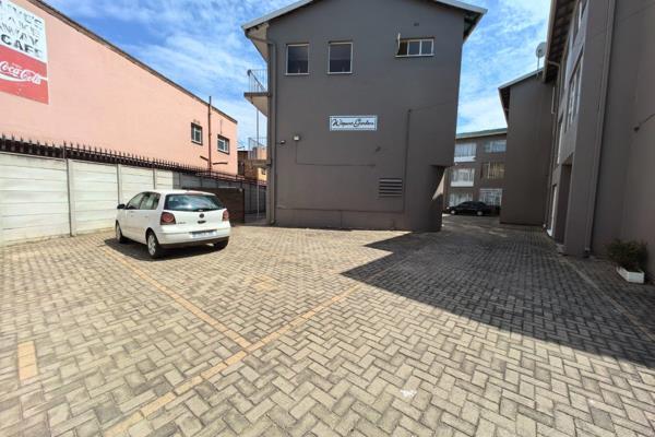 This ground-floor apartment is perfectly located just steps away from Pick n Pay ...