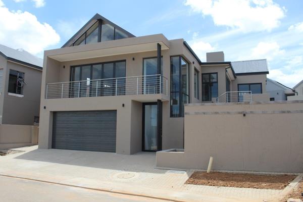 Available from 1  April   2025. 
Open plan house with  3  bedrooms and 3 bathrooms , build in braai , plus  a  double garage.
The 525 ...