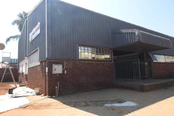 The factory /warehouse has offices with kitchen and toilet facilities.

There is a large mezzanine floor for storage with stair ...