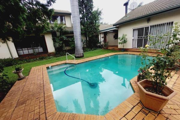 Spacious 5-Bedroom Home with 2-Bedroom Flatlet in Magalieskruin

This large family home offers plenty of space and modern ...