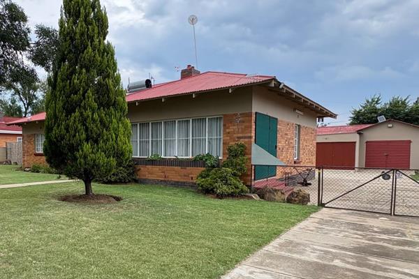 Exclusive Sole mandate

This neat property is situated in a area which is close to schools, correctional services as well as ...