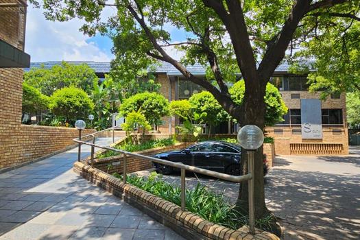 Commercial Property to rent in Lonehill