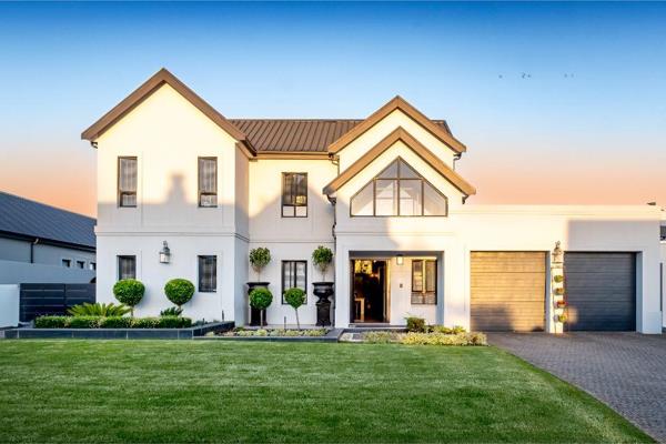 Exclusive sole mandate!!!

This stunning property, located in the highly sought-after Kingswood Golf Estate, offers an exceptional ...