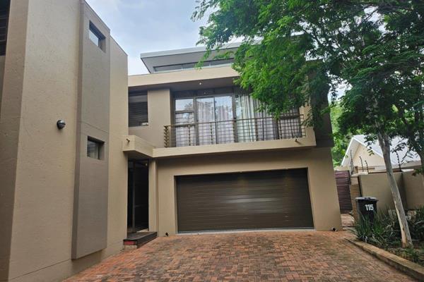 This modern, well-equipped and very secure home (&#177;360m&#178;) with top-of-the-range quality finishes, is located on the western ...