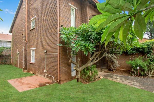 Step into this inviting 3-bedroom townhouse in the heart of Windsor East, offering a ...