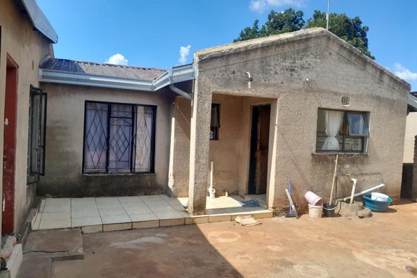 We present a fantastic opportunity to own a spacious, well-maintained fitted 2.5-bedroom House in Tembisa Central. This beautiful home ...