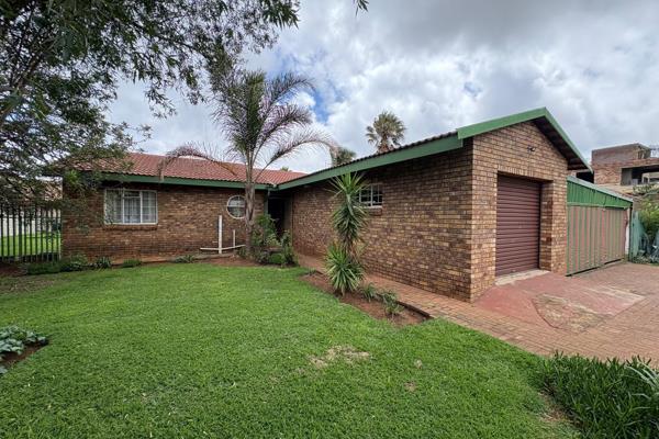 Ideally located near Tambotie Mall, Randgate CBD, and Westcol, this delightful home ...