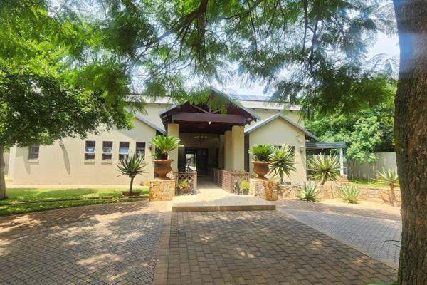 Wow! A smallholding within the city - nestled between houses and apartments you will find this gem of an oasis. Escape from the hustle ...