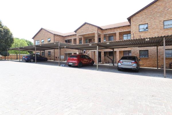 Welcome to this charming ground floor apartment in the heart of Ruimsig. This spacious ...