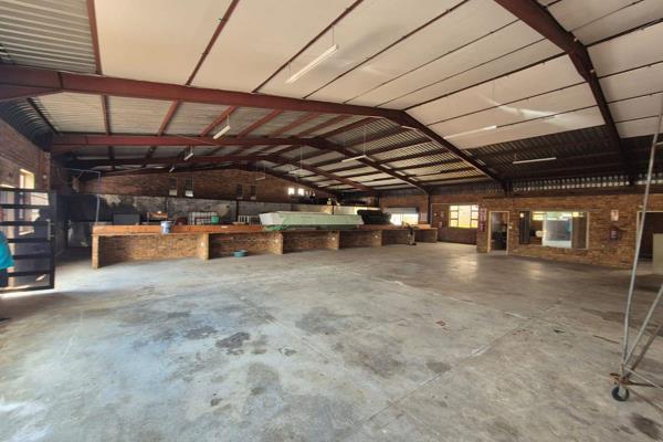 This spacious 500m2 warehouse/workshop is available for rent, offering ample space for storage, operations, or production. The property ...