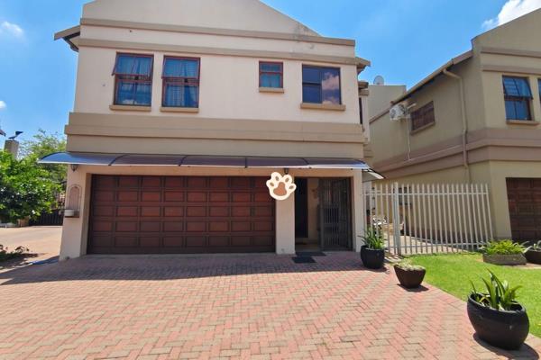 This double storey townhouse is spacious and in a very safe and secure complex, with electric fencing  located in an ideal part of ...