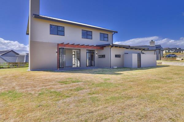 Newly built double level home designed with comfortable family living in mind. The house has a spacious open plan living area, kitchen ...