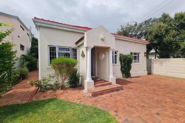 -this home in Little Mowbray is situated on a shared plot with another townhouse
-the townhouse is situated at the back and both homes ...