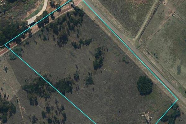 Situated in the serene and sought-after Tiegerpoort area of Pretoria East, this 5-hectare vacant farmland offers a fantastic ...