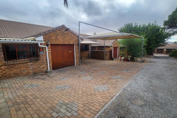 To let!!!
2 Bedroom, 2 Bathroom house  available .
Main bedroom with his own En-suite Bathroom
1 Full bathroom with second ...