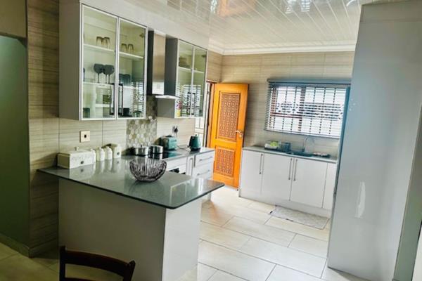 Discover your dream home in the sought-after Extension 15 of Embalenhle! This beautiful house is the perfect blend of elegance and ...