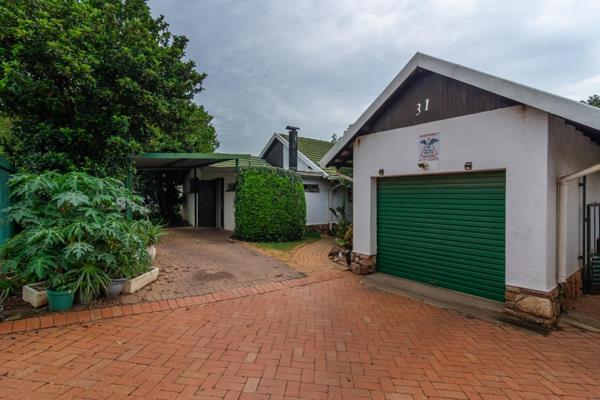 CHARMING AND WELL SITUATED IN A TRANQUIL PART OF THE SUBURB – NEEDS TLC
South entry ...