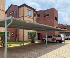 Townhouse for sale in Randpark Ridge