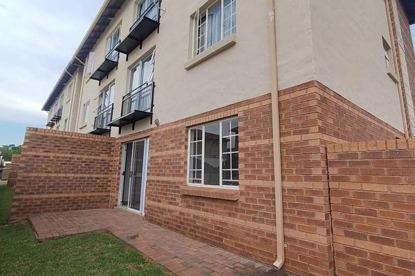 Neat and modern ground floor apartment - lock-up and go !!!

This Stylish and Well-maintained Ground-Floor Corner Unit offers the ...