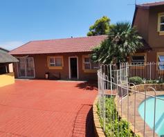 House for sale in Brackendowns