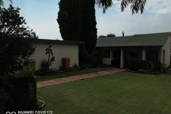 This beautiful property is perfect for a family, offering a double garage and a carport spacious enough for a caravan. Enjoy a lovely ...