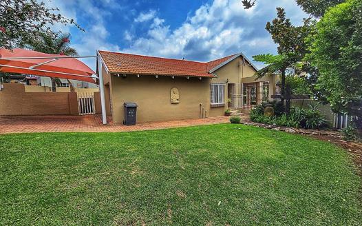 3 Bedroom House for sale in Rangeview