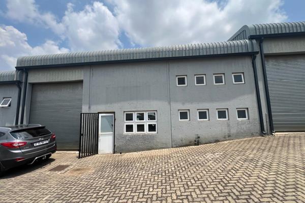 This 180m2 warehouse unit is available for rent in the secure Cosmo Business Park ...