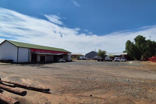 The industrial property consists of the following:

Large open space for truck to turn or park/loading space
Spacious storage ...