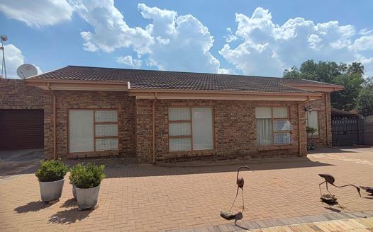 3 Bedroom Townhouse for sale in Parys