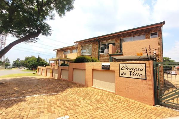 Elevate your lifestyle in this quaint upstairs apartment, a hidden gem in the vibrant heart of Alberton. With its open-plan design ...