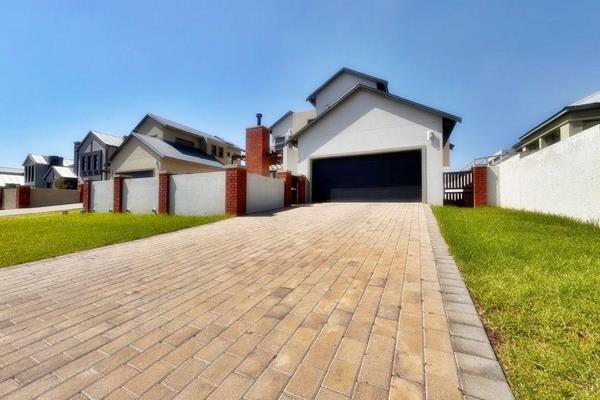 Exclusive Mandate

Stunning 4-Bedroom Family Home for Rent in Golden Fields Estate

Discover luxury living in the sought-after Golden ...