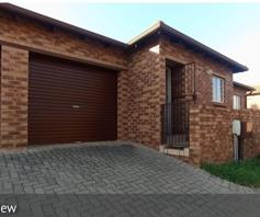 Townhouse for sale in Amberfield Crest Estate