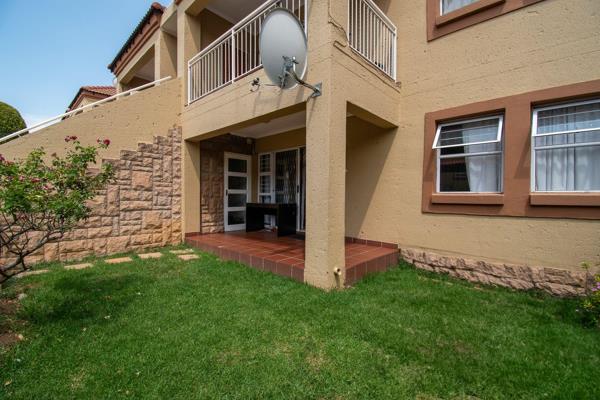 This well-maintained 2-bedroom, 1-bathroom ground-floor apartment offers comfortable living in a secure complex, making it an ideal ...