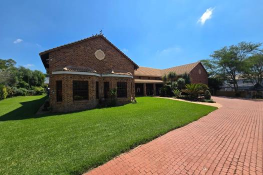 4 Bedroom House for sale in Ruimsig