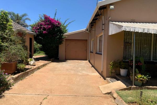 3 Bedroom and 2 bathrooms Farm house

Mixed farming potential on 2.03 ha agricultural land with House.
Property with arable land ...