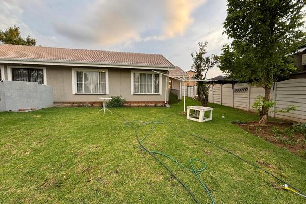 Extraordinary home with 3 bedroom and 2 modern newly renovated bathrooms, in Brackendowns offers a spacious living space with huge ...