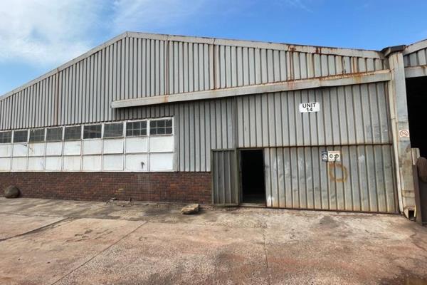 This industrial unit in Chamdor offers a 403m&#178; space suitable for manufacturing ...