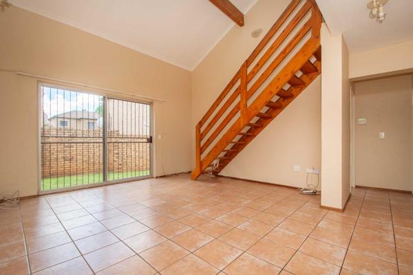 All 3 the bedrooms have been newly tiled, after the photos was taken!
Double story:
Top floor:
Main bedroom with bathroom (shower ...