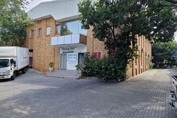 This freestanding warehouse in Eastgate, Sandton, offers an excellent opportunity for ...