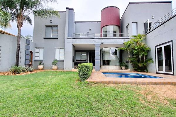 Nestled in a prestigious street in the heart of Montana Park Pretoria, this spacious double-storey home is perfect for families looking ...